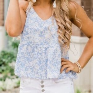 Everly Blue Floral Tank Size Medium Women's Spaghetti Strap Racer Back N…